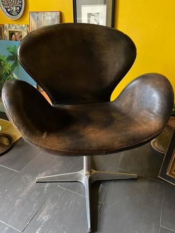 Mooie design klassieker. “Vlinder model/Vintage draaistoel” beschikbaar voor biedingen