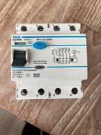 Hager CD440G 40A Aardlekschakelaar  4-polig, Doe-het-zelf en Verbouw, Elektra en Kabels, Ophalen, Gebruikt, Schakelaar