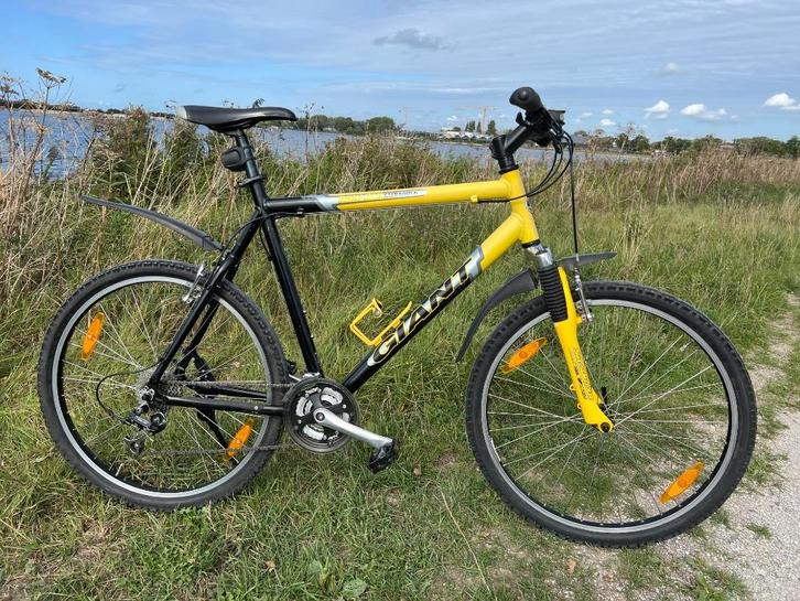 Giant Boulder alu shock 26-er framehoogte 57 cm gereviseerd, Fietsen en Brommers, Fietsen | Mountainbikes en ATB, Zo goed als nieuw