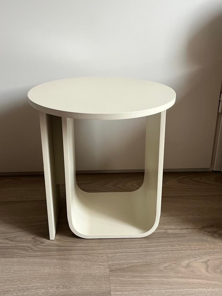 Bijzettafeltje Kwantum beige, Huis en Inrichting, Minder dan 55 cm, Gebruikt, Modern, japandi, ecclectisch, vintage, Rond