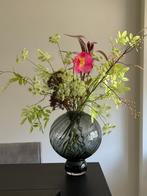 Vaas met zijde bloemen, Ophalen of Verzenden, Zo goed als nieuw