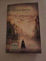 Het Victoriaanse Huis - John Boyne, Boeken, Ophalen of Verzenden, Gelezen, John Boyne