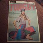 Twiggy book of knitting paterns, Ophalen of Verzenden, Zo goed als nieuw, Haken, Patroon of Boek
