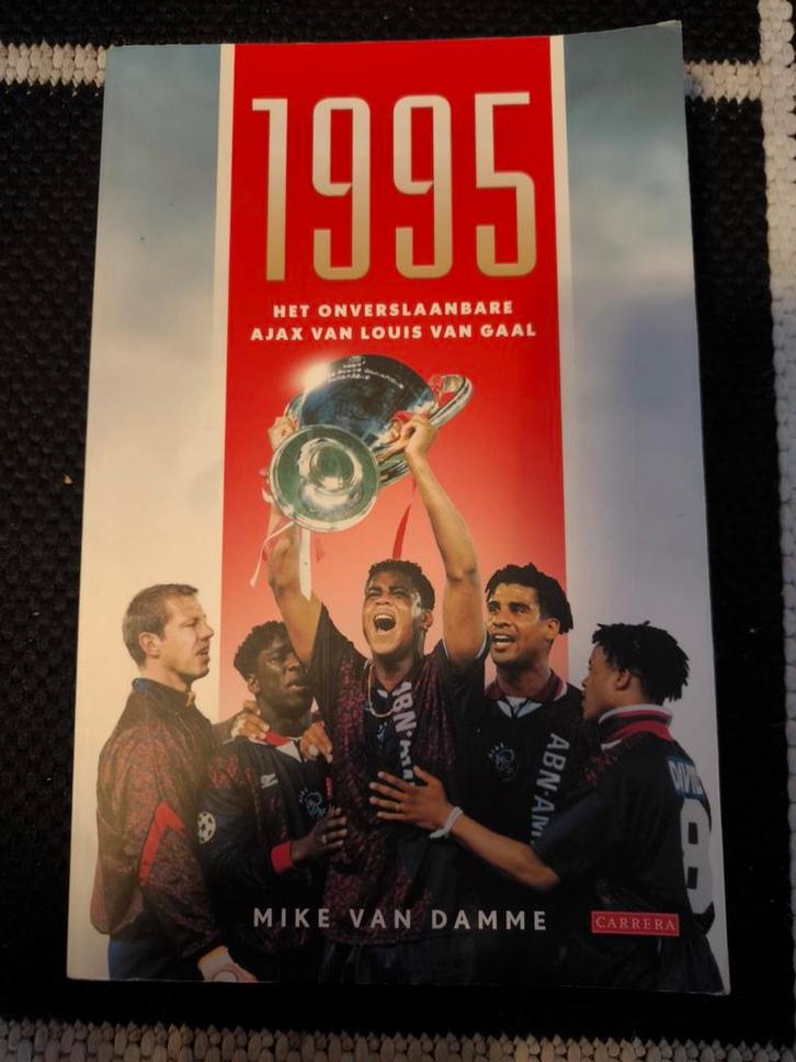 1995 Het Onverslaanbare Ajax - Mike van Damme, Boeken, Sportboeken, Gelezen, Balsport, Ophalen of Verzenden