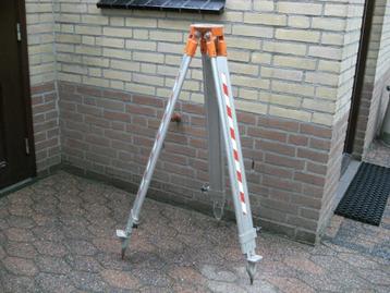 Statief meetapparatuur beschikbaar voor biedingen