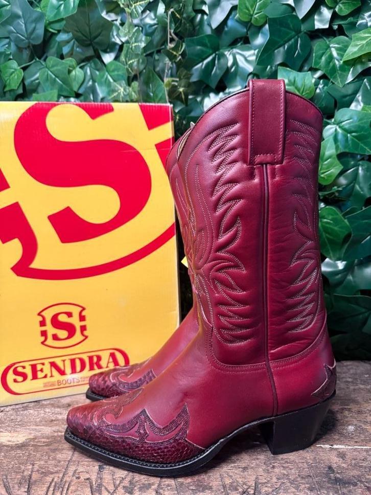 Nieuwe geweldig mooie laarzen van Sendra maat 40, Kleding | Dames, Schoenen, Nieuw, Hoge laarzen, Rood, Ophalen of Verzenden