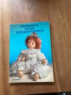 Patronen voor kinderpoppen van Joke Grobben, Ophalen of Verzenden, Zo goed als nieuw, Borduren en Naaien