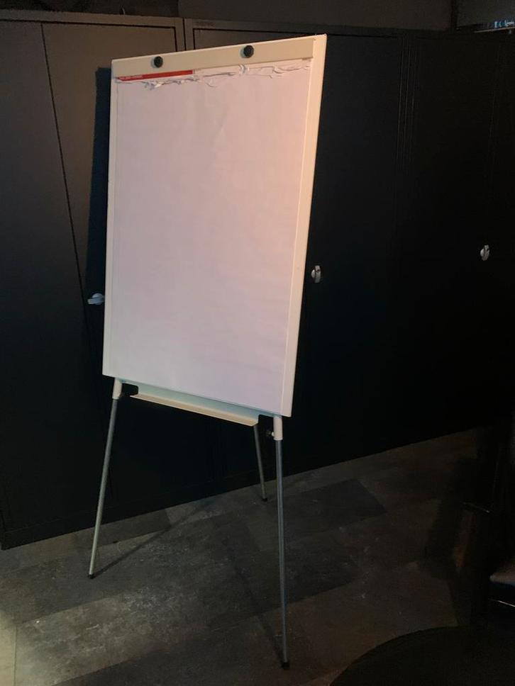 Flipover / Whiteboard, Zakelijke goederen, Kantoor en Winkelinrichting | Kantoormeubilair en Inrichting, Bureau, Vergader- of Presentatieruimte