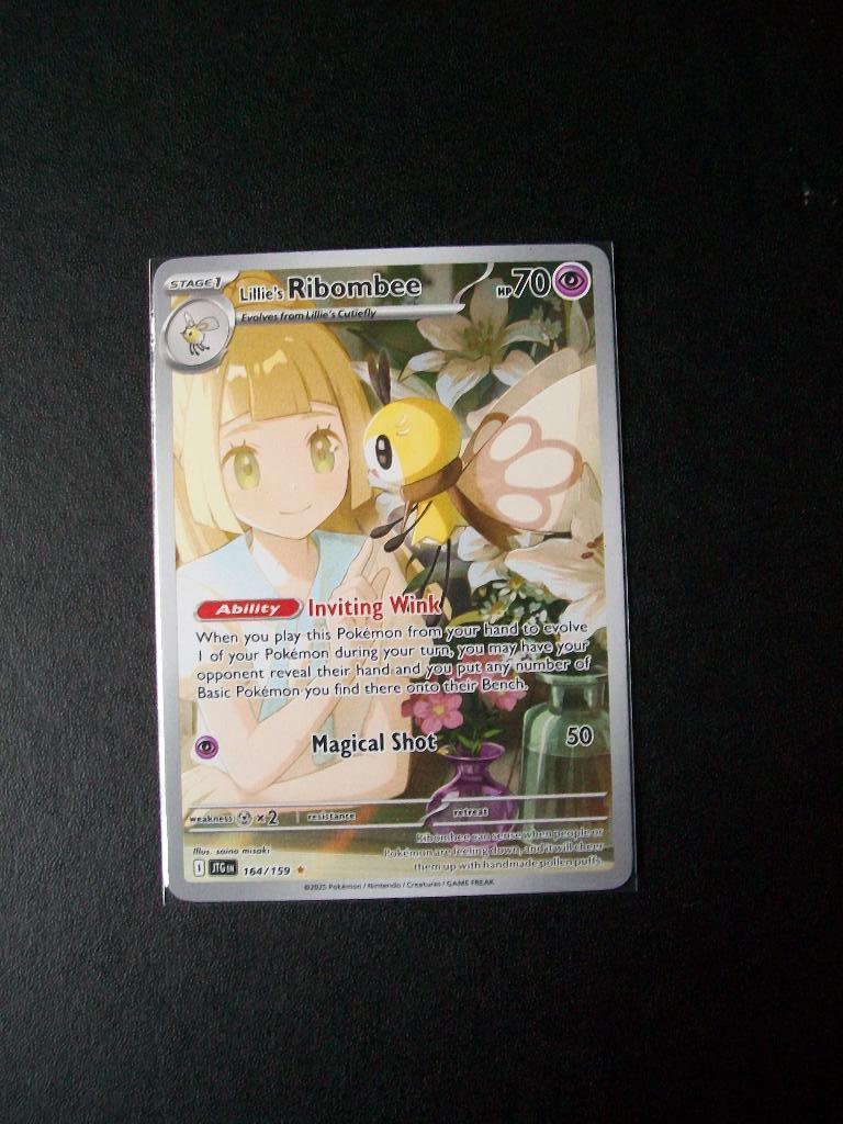8152. Nieuwe Pokemon Kaart Secret Lillie's RIBOMBEE  164/159, Verzenden, Nieuw, Foil