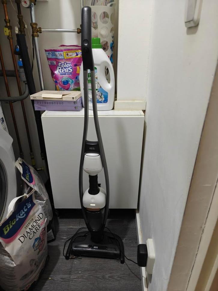 AEG QX9 Flexibele 2-in-1 Accu Stofzuiger, Witgoed en Apparatuur, Stofzuigers, Zo goed als nieuw, Stofzuiger, Minder dan 1200 watt