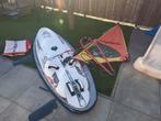 windsurfplank met zeil mast en giek, Watersport en Boten, Windsurfen, Ophalen, Gebruikt, Met draagtas, Minder dan 5 m²