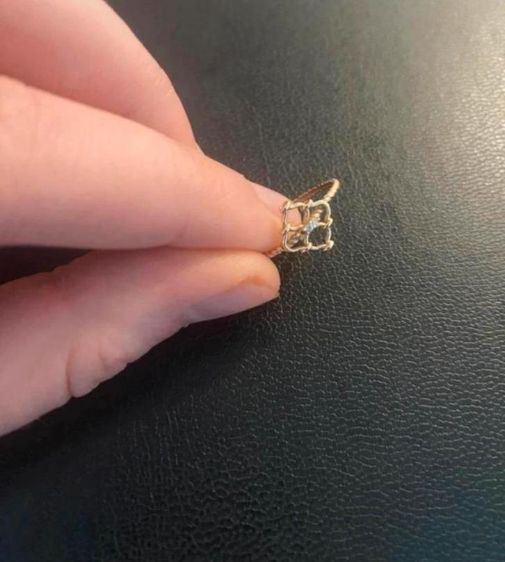 Victoriaanse/art deco stijl ring 14 karaat goud met strass, Sieraden, Tassen en Uiterlijk, Ringen, Gebruikt, Dame, 17 tot 18, Goud