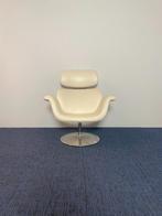 2 x Design draaifauteuil Artifort Big Tulip - wit leder, Ophalen, Gebruikt, 75 tot 100 cm, Metaal