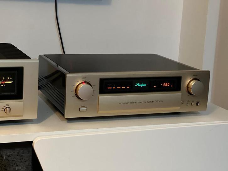 Accuphase C2300, Audio, Tv en Foto, Versterkers en Receivers, Zo goed als nieuw, Stereo, 120 watt of meer, Overige merken, Ophalen