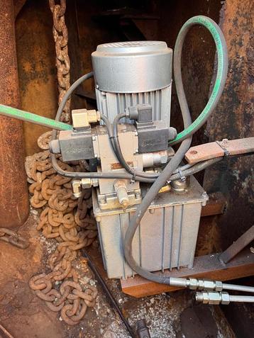Compleet hydraulisch stuursysteem voor schip (inclusief roer beschikbaar voor biedingen