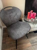 Leren stoel met stalen poten, Ophalen