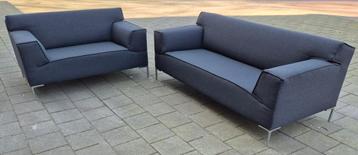 Design On Stock Bloq strak Bankstel 2,5 + 1,5 stof rvs zgan beschikbaar voor biedingen