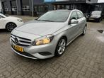 Mercedes-Benz A-Klasse 180 Ambition Panorama , trekhaak, pdc, Voorwielaandrijving, 65 €/maand, Gebruikt, 4 cilinders