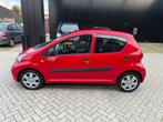 Toyota Aygo 1.0-12V 5drd Weinig KMs NL Auto NAP, Voorwielaandrijving, Stof, Gebruikt, Zwart