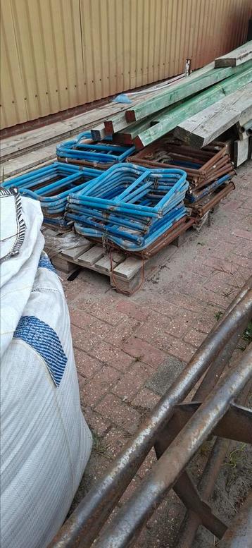 Opperschraagjes, Metselbokjes beschikbaar voor biedingen