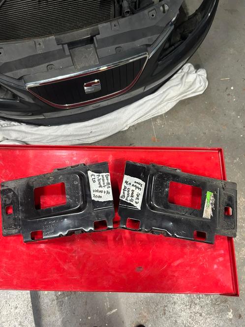 Voorbumper mounts Volvo V70, Auto-onderdelen, Overige Auto-onderdelen, Volvo, Gebruikt, Ophalen of Verzenden