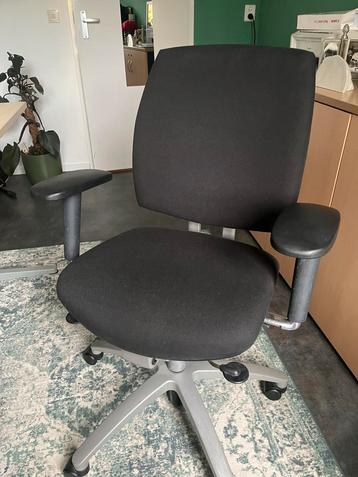 Burostoel, zwart beschikbaar voor biedingen