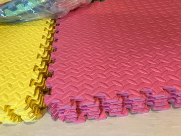 20 XXL FOAM tegels 60x60x1,2 cm beschikbaar voor biedingen
