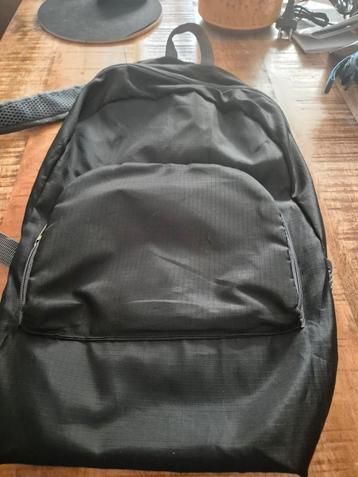 RUGZAK 50CMX30CM MET FLESHOUDERS. beschikbaar voor biedingen