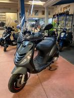 Gebro scooters : Piaggio zip S 25KM SNOR BJ2020, Ophalen, Gebruikt, Zip, Benzine