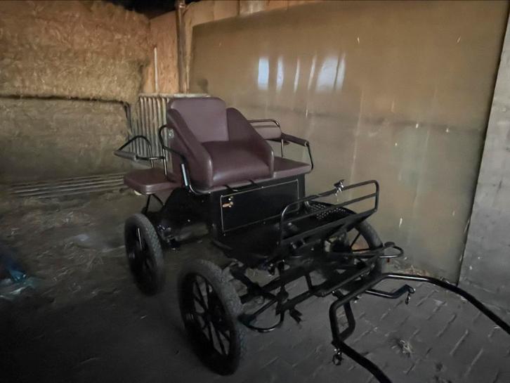 Mooie 18 inch menwagen, Dieren en Toebehoren, Paarden en Pony's | Overige Paardenspullen, Zo goed als nieuw, Ophalen