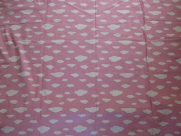 Vintage lap stof roze met witte wolkjes beschikbaar voor biedingen