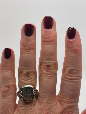 A298 Prachtige zilveren zegelring initialen AS maat 18,5 beschikbaar voor biedingen