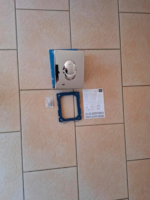 Toilet Grohe drukplaatset 2 verschillende chroom NIEUW!!, Huis en Inrichting, Badkamer | Complete badkamers, Nieuw, Ophalen of Verzenden