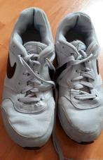 Grijze Nike meisjesschoenen Mid Runner, draagmaat 36/37, Gebruikt, Meisje, Sportschoenen, Ophalen of Verzenden