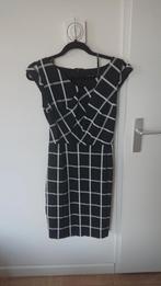 Karen Millen jurk maat UK 14 EU 42 (NL40), Karen Millen, Zwart, Maat 42/44 (L), Ophalen of Verzenden