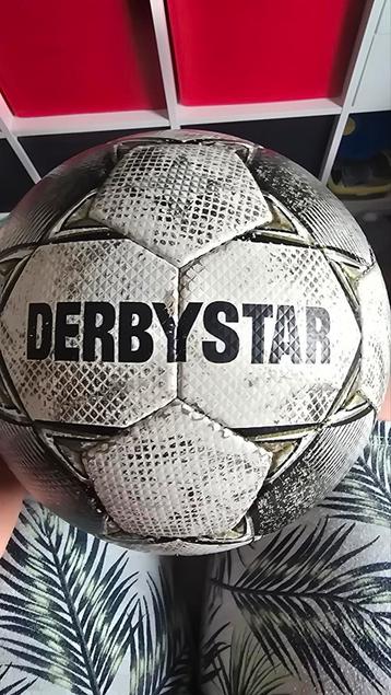 Derbystar Voetbal beschikbaar voor biedingen