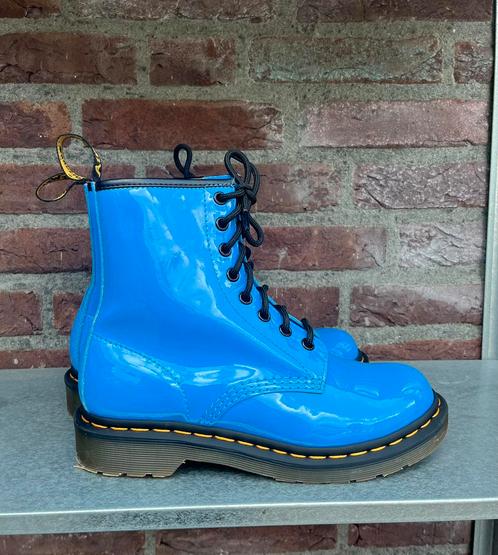 Dr. Martens 1460 lak blauw maat 38, Kleding | Dames, Schoenen, Zo goed als nieuw, Lage of Enkellaarzen, Blauw, Ophalen of Verzenden