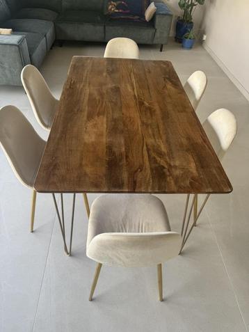 Eettafel met 6 stoelen