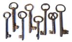 Acht gesmede ijzeren sleutels, 17e-19e eeuw, Antiek en Kunst, Antiek | Gereedschap en Instrumenten, Verzenden