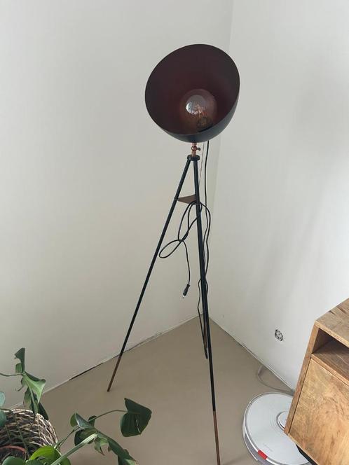 Zwarte industriele lamp | Black modern standing lamp, Huis en Inrichting, Lampen | Hanglampen, Zo goed als nieuw, 75 cm of meer