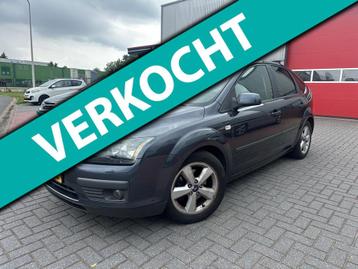 Ford Focus 1.6-16V Futura Automaat, Trekhaak beschikbaar voor biedingen