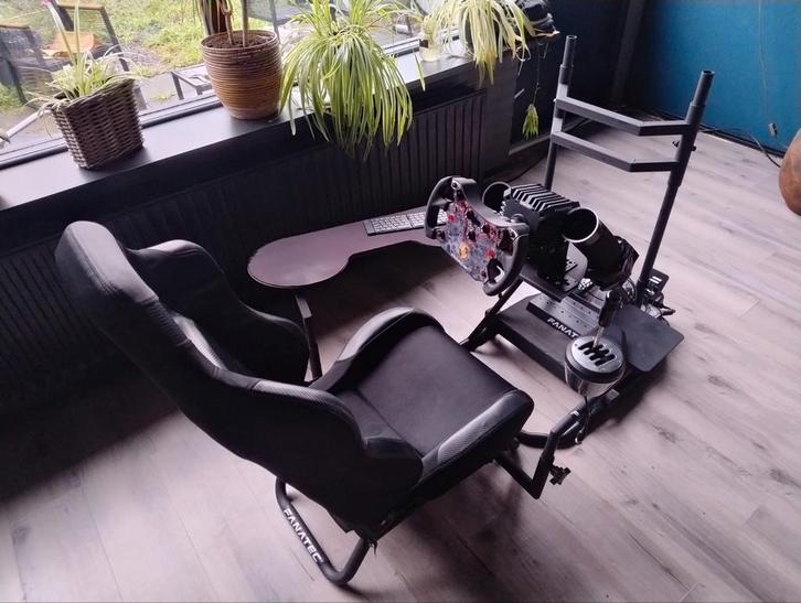 Complete Race Simulator/Cockpit - o.a Fanatec & Thrustmaster, Spelcomputers en Games, Spelcomputers | Overige Accessoires, Gebruikt