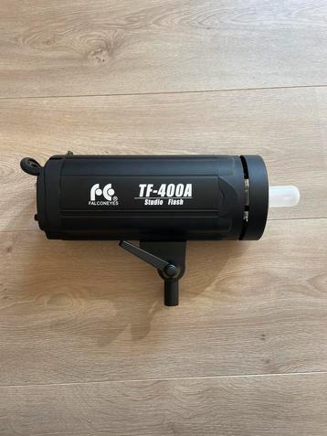FalconEyes TF-400A Studio Flash incl. FalconEyes softbox beschikbaar voor biedingen
