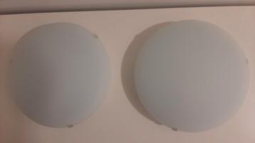 Twee Ikea glazen plafondlampen beschikbaar voor biedingen