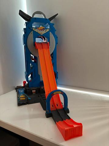Hot wheels mega garage  beschikbaar voor biedingen