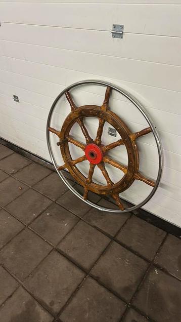 Stuurrad met klotenklapper beschikbaar voor biedingen