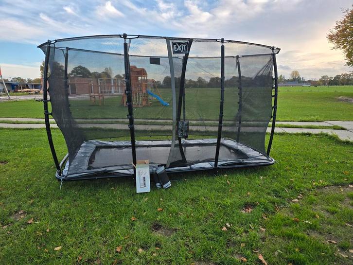 EXIT Elegant inground trampoline 214x366cm, Kinderen en Baby's, Speelgoed | Buiten | Trampolines, Ophalen