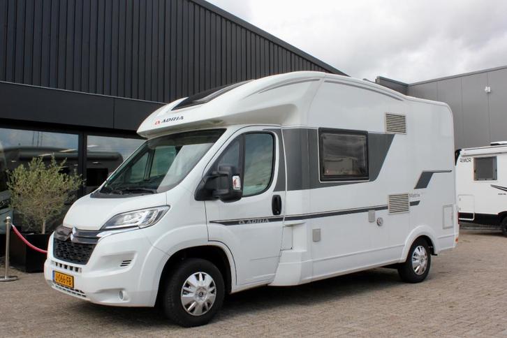 Adria Matrix M590ST (Electrisch hefbed, Nieuwstaat!!!), Caravans en Kamperen, Campers, Bedrijf, tot en met 4, Half-integraal, Adria