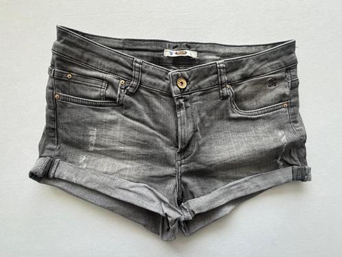 Grijze korte jeans broek – Anti Bleu - maat: L Hip broekje, Kleding | Dames, Broeken en Pantalons, Zo goed als nieuw, Maat 42/44 (L)