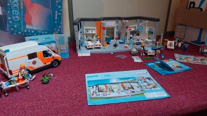 Playmobil ziekenhuis 70191 met ambulance, Kinderen en Baby's, Speelgoed | Playmobil, Zo goed als nieuw, Complete set, Ophalen of Verzenden